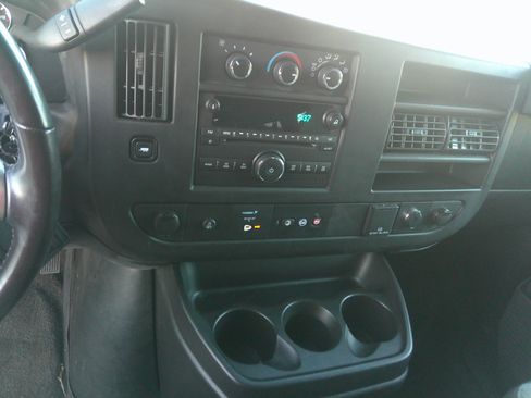 Used 2018 Chevrolet Express 3500 LT Extended Passenger RWD image 11