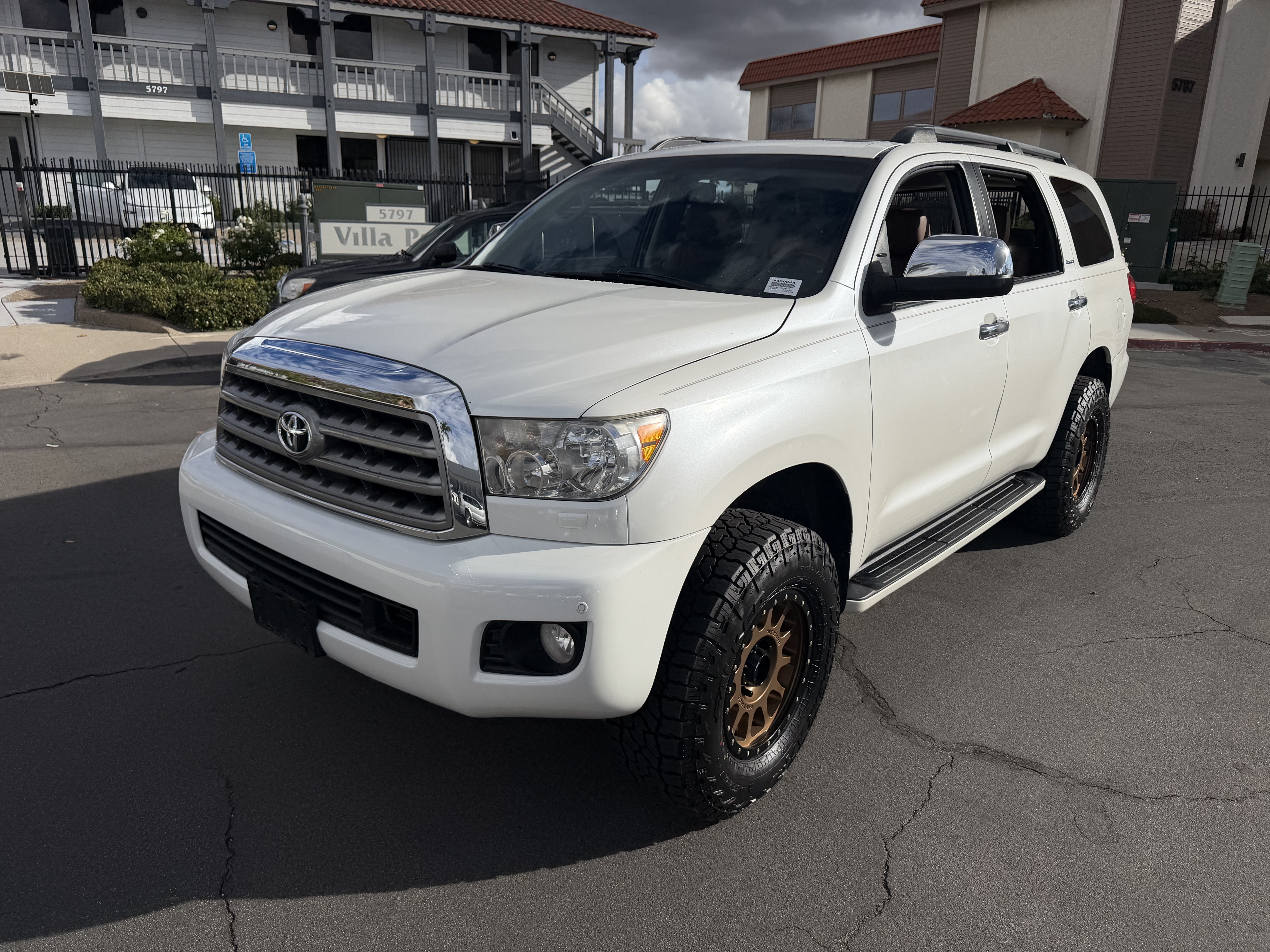 Used 2014 Toyota Sequoia 4WD Platinum image 4