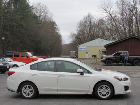 Used 2017 Subaru Impreza 2.0i Premium image 11