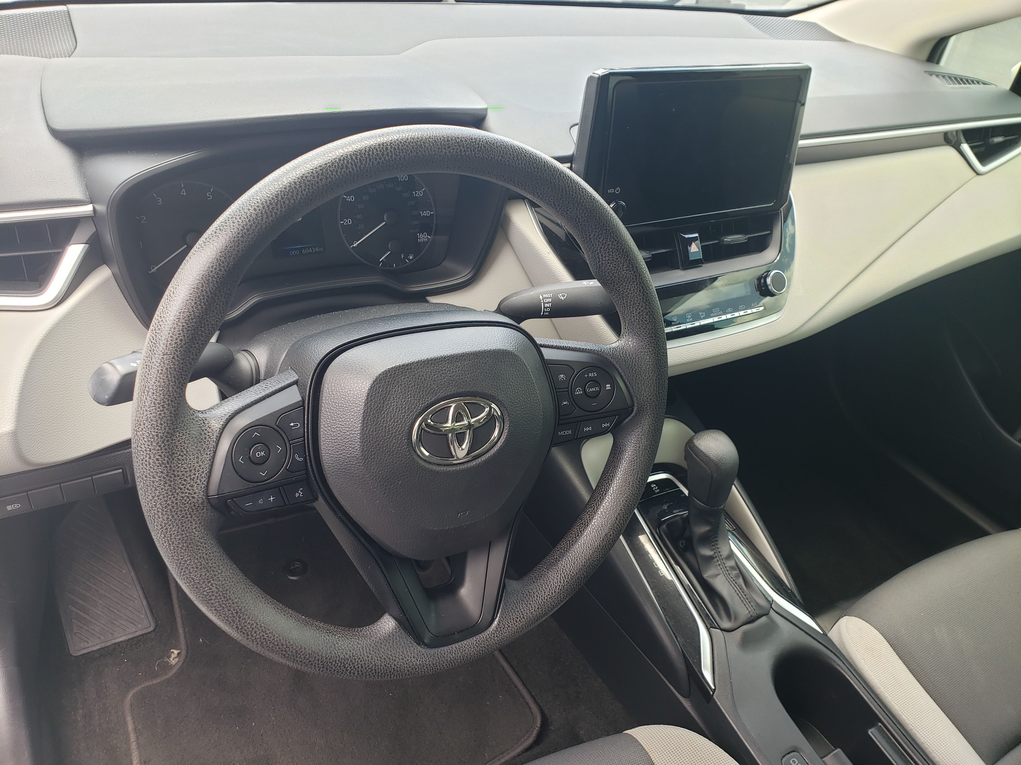 Used 2023 Toyota Corolla LE FWD image 9