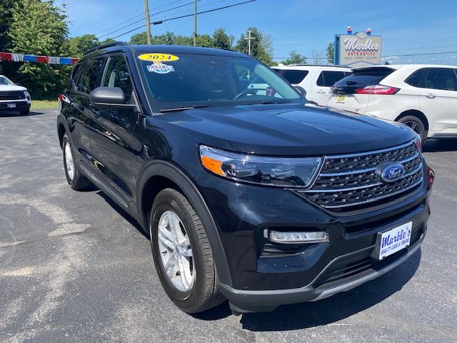 Used 2024 Ford Explorer 4WD XLT image 6