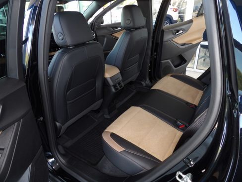 Used 2026 Chevrolet Equinox FWD ACTIV image 19