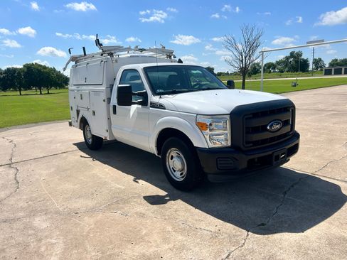 Used 2013 Ford F350 2WD Regular Cab Super Duty image 3