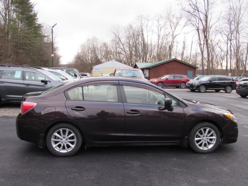 Used 2013 Subaru Impreza 2.0i Premium image 12