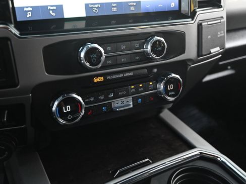 Used 2022 Ford F250 Lariat image 31