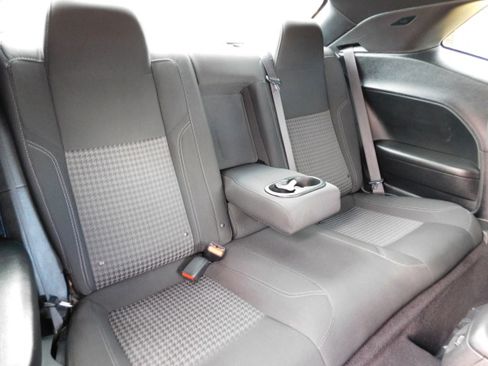 Used 2019 Dodge Challenger SXT image 22