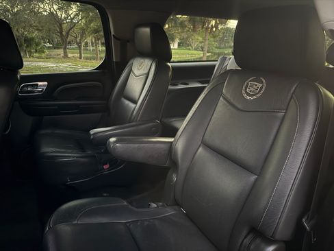 Used 2014 Cadillac Escalade ESV Platinum image 83
