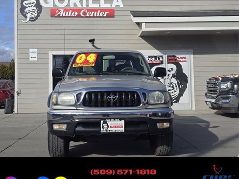 Used 2004 Toyota Tacoma PreRunner image 2