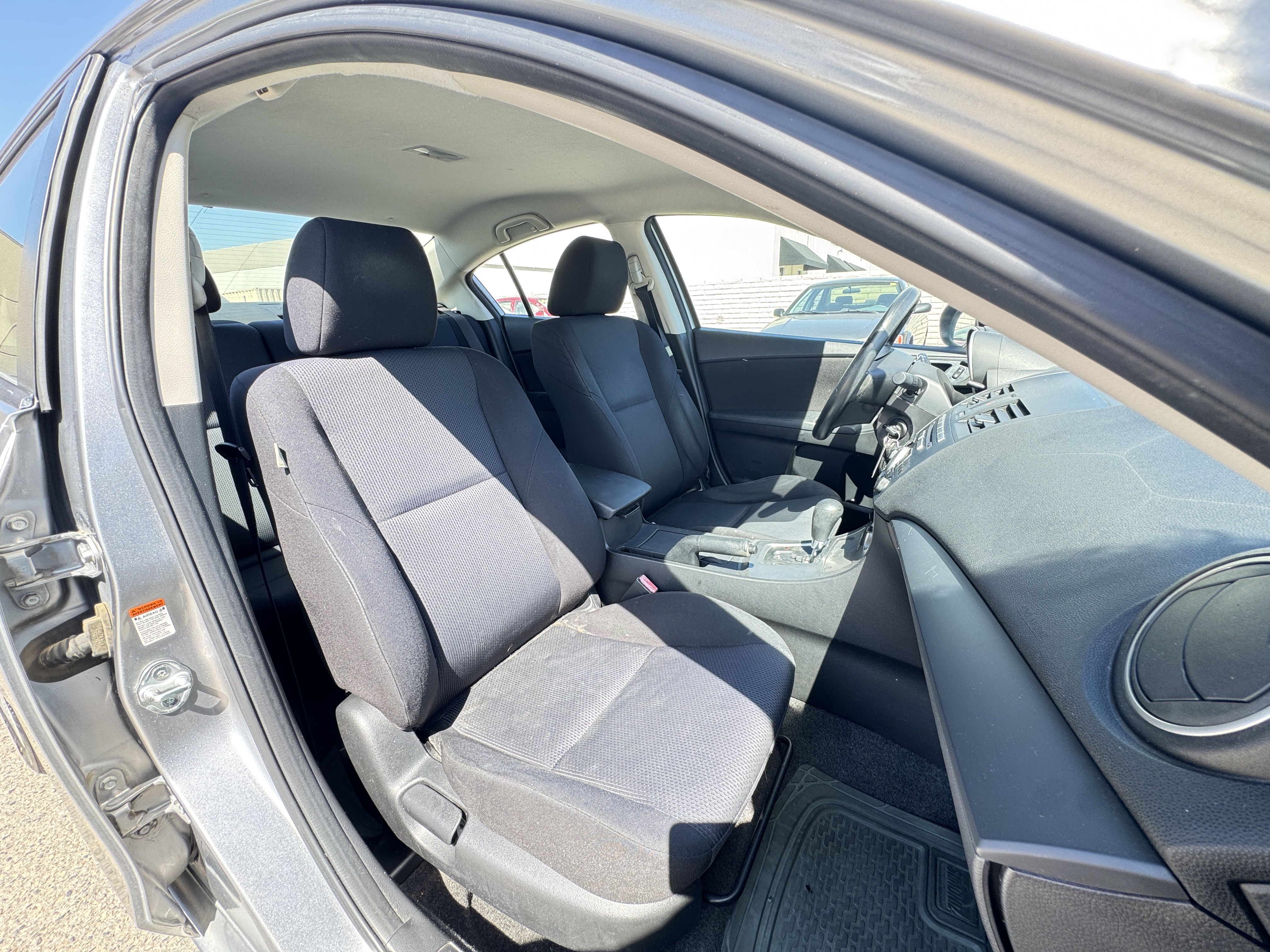 Used 2011 MAZDA MAZDA3 i Sport Sedan FWD image 17