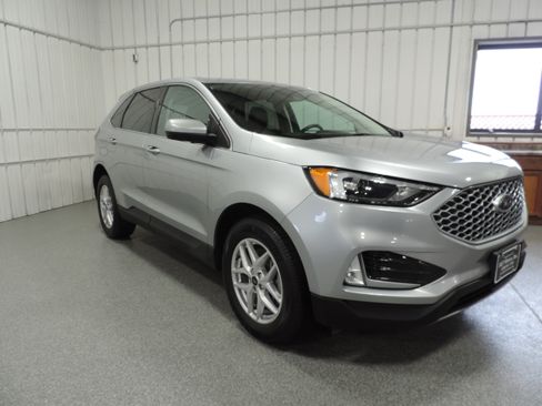 Used 2024 Ford Edge SEL image 10
