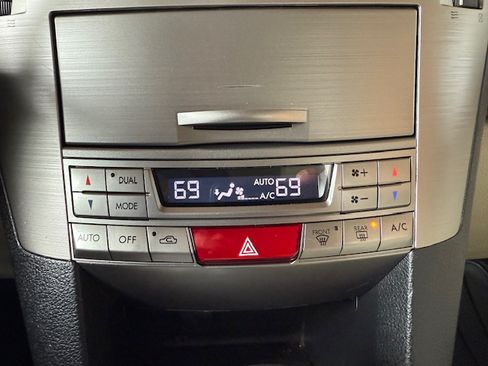 Used 2014 Subaru Outback 2.5i Limited image 13