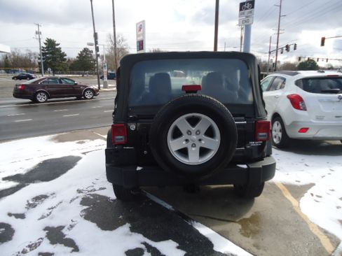 Used 2016 Jeep Wrangler Sport image 2