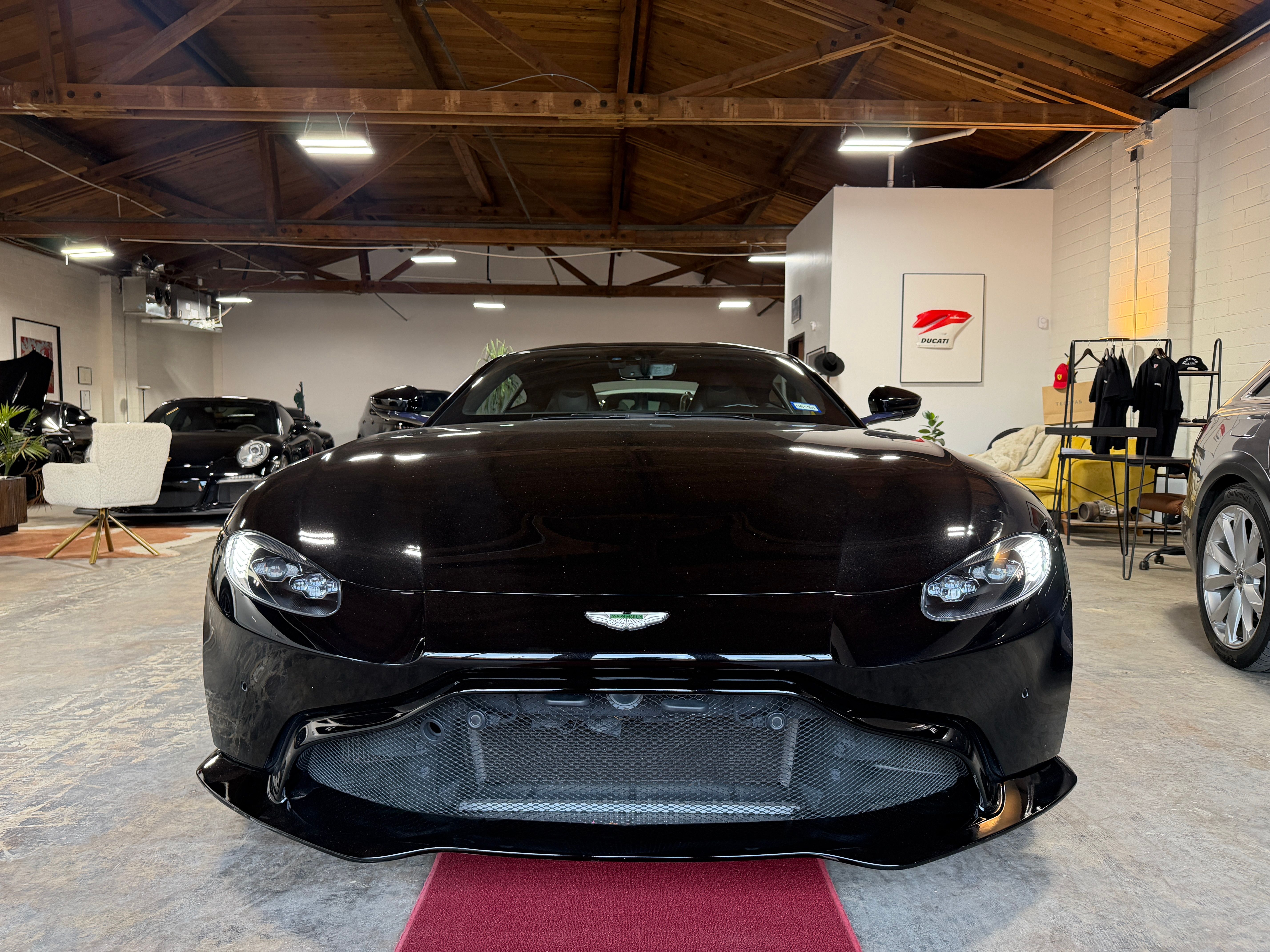 Used 2020 Aston Martin V8 Vantage Coupe RWD image 7
