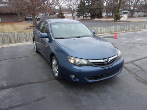 Used 2011 Subaru Impreza 2.5i image 2