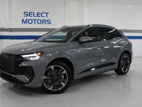 Used 2024 Audi Q4 e-tron quattro Premium Plus AWD/4WD image 3