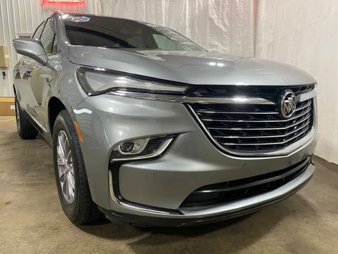 Used 2023 Buick Enclave FWD Essence image 34