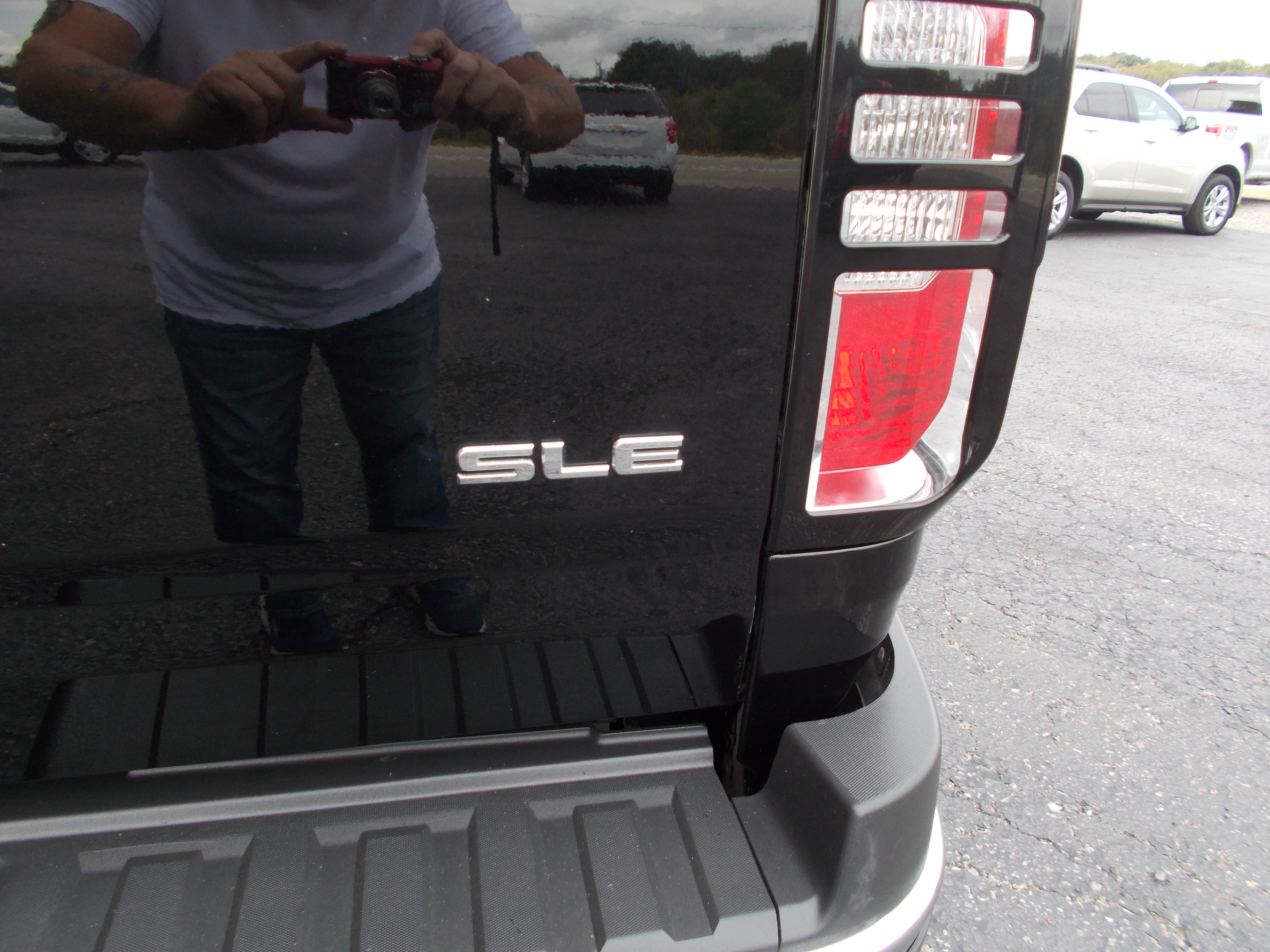 Used 2017 GMC Canyon 4x4 Crew Cab SLE image 30
