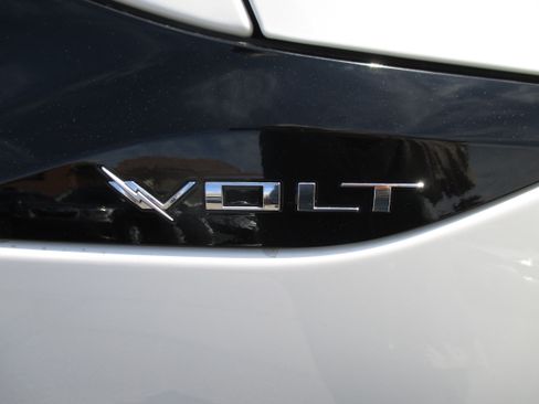 Used 2016 Chevrolet Volt Premier FWD image 15