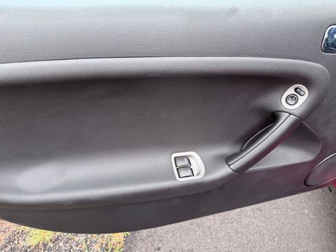 Used 2007 Pontiac Solstice image 3