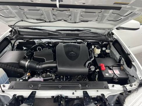 Used 2021 Toyota Tacoma SR5 image 12