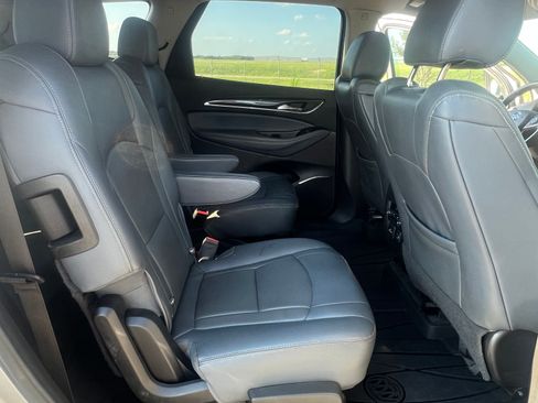 Used 2019 Buick Enclave Essence FWD image 22