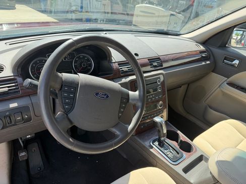 Used 2008 Ford Taurus SEL FWD image 13