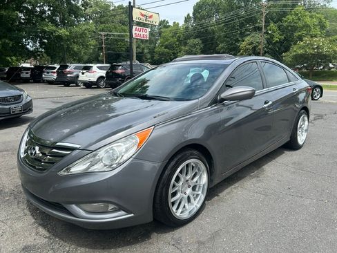 Used 2011 Hyundai Sonata SE FWD image 1