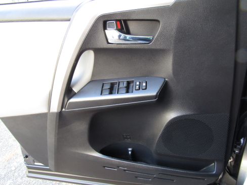 Used 2017 Toyota RAV4 XLE image 18