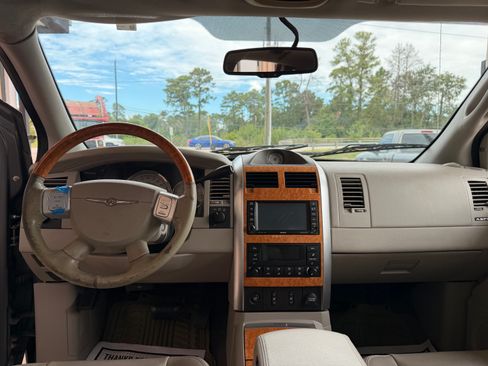 Used 2008 Chrysler Aspen AWD Limited image 9