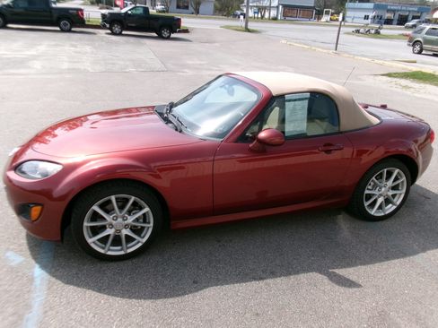 Used 2011 MAZDA MX-5 Miata Grand Touring image 2