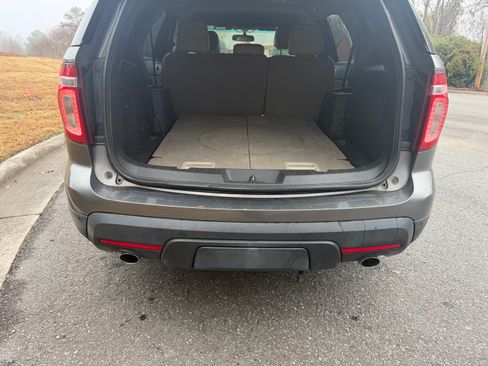 Used 2014 Ford Explorer XLT image 27