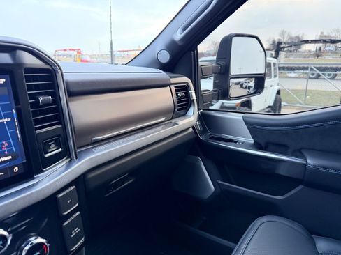 Used 2026 Ford F250 Platinum image 17
