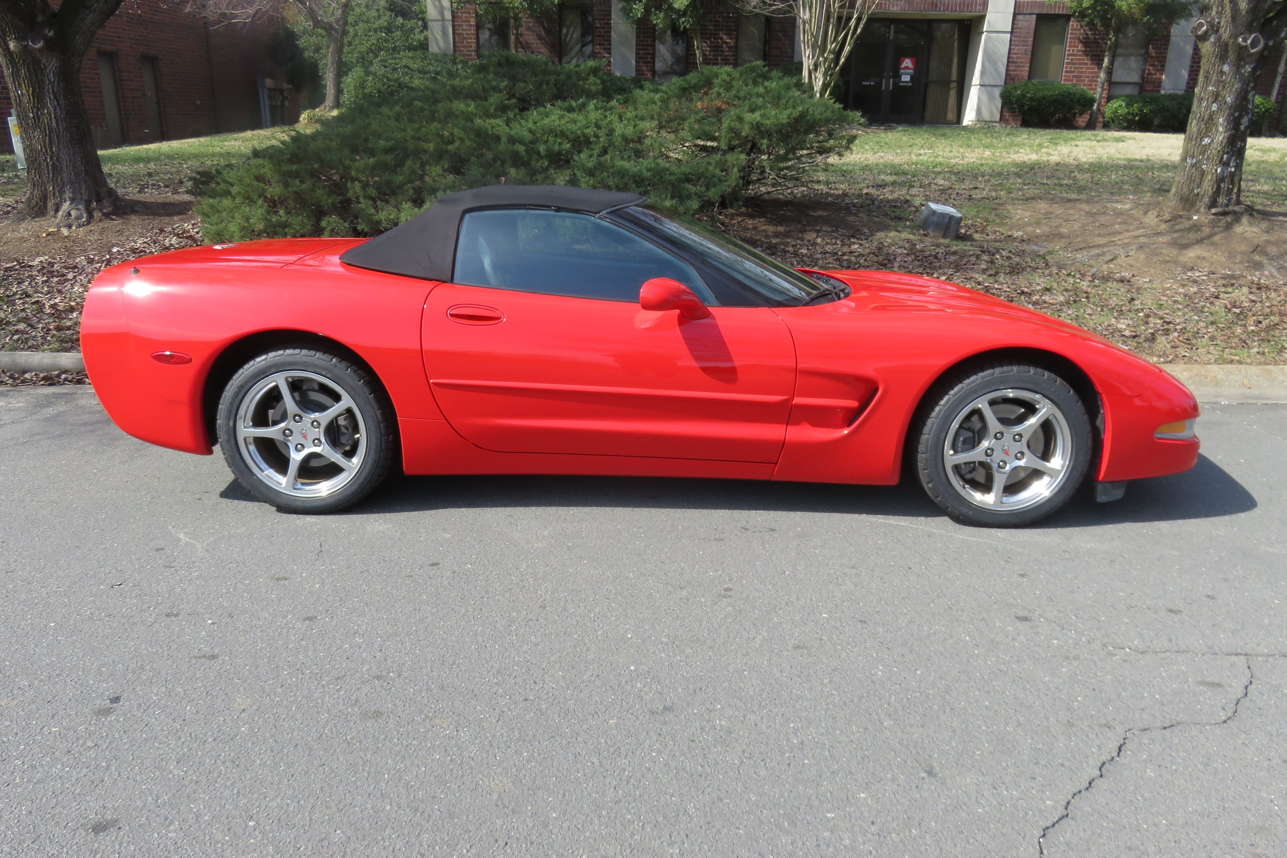 Used 2003 Chevrolet Corvette Convertible RWD image 7
