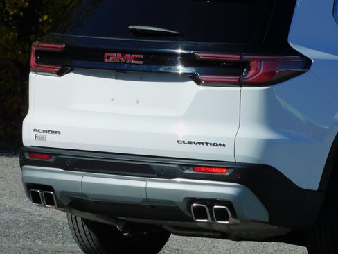 Certified 2025 GMC Acadia Elevation image 11