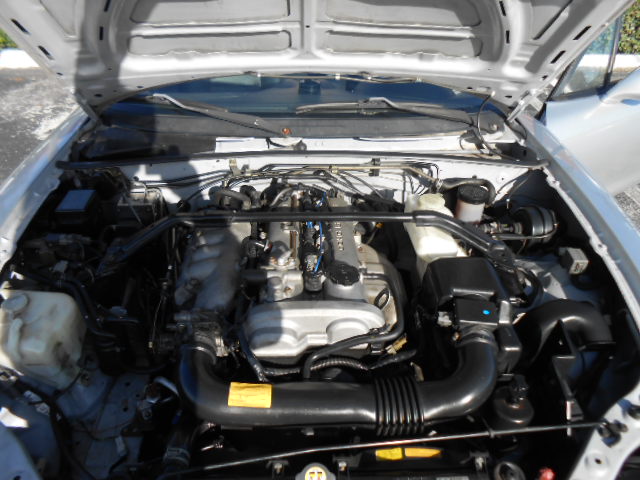 Used 2005 MAZDA MX-5 Miata LS RWD image 16