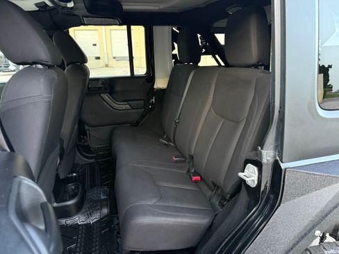 Used 2015 Jeep Wrangler 4WD Unlimited Sport image 17
