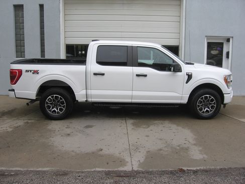 Used 2021 Ford F150 STX image 21