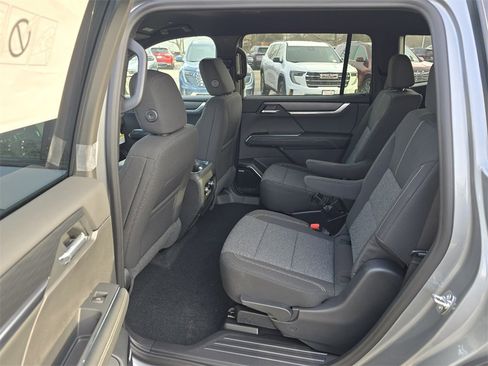 New 2026 GMC Acadia Elevation image 24