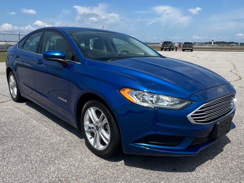 Used 2018 Ford Fusion S Hybrid FWD image 1