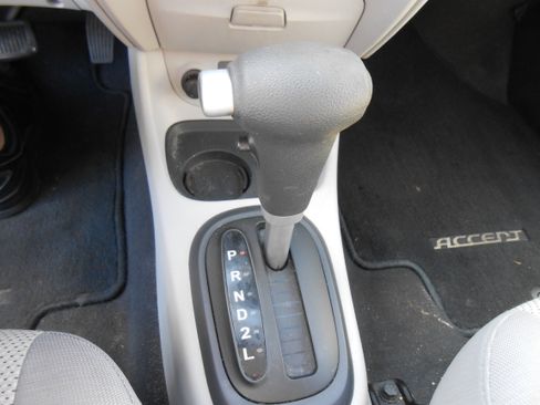 Used 2008 Hyundai Accent GL image 11