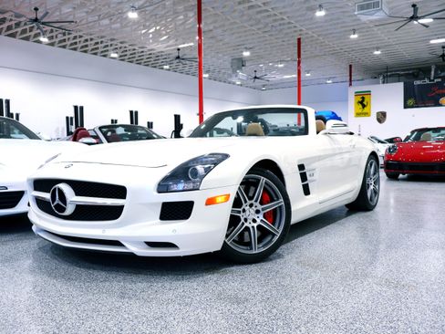 Used 2012 Mercedes-Benz SLS AMG image 5