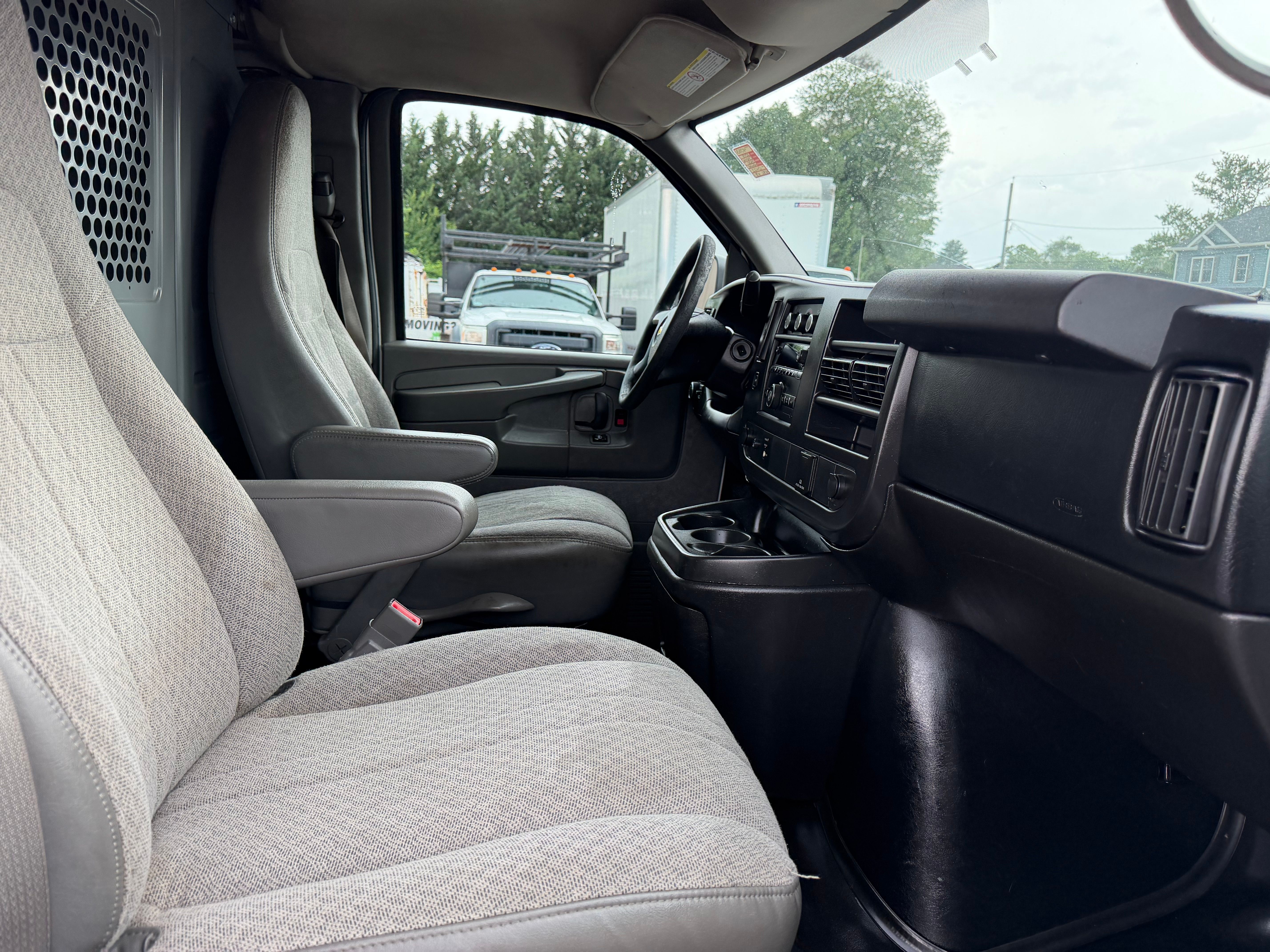 Used 2015 Chevrolet Express 2500 UNAVAIL RWD image 12
