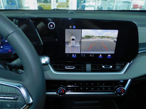 New 2026 Chevrolet Equinox LT image 3