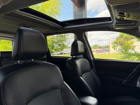 Used 2018 Subaru Forester 2.5i Touring AWD/4WD image 24