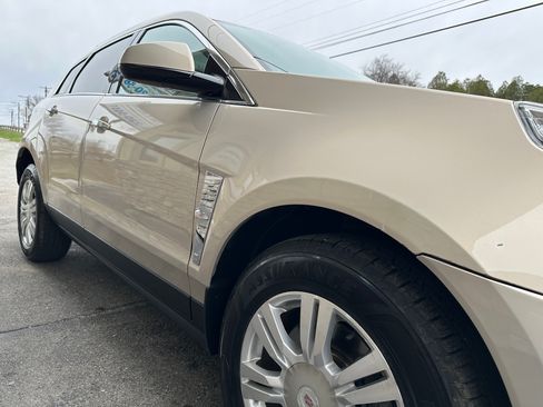 Used 2011 Cadillac SRX Luxury image 10