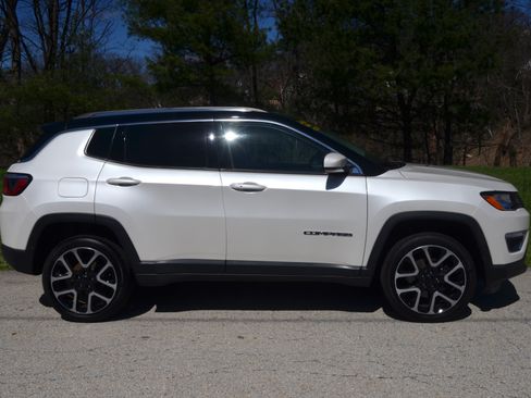 Used 2018 Jeep Compass Limited image 6