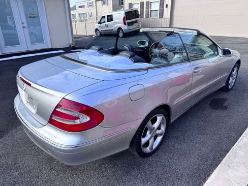 Used 2005 Mercedes-Benz CLK 320 image 5