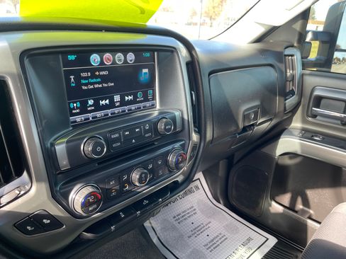 Used 2019 Chevrolet Silverado 2500 LT image 8