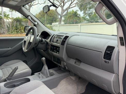 Used 2013 Nissan Frontier S image 14