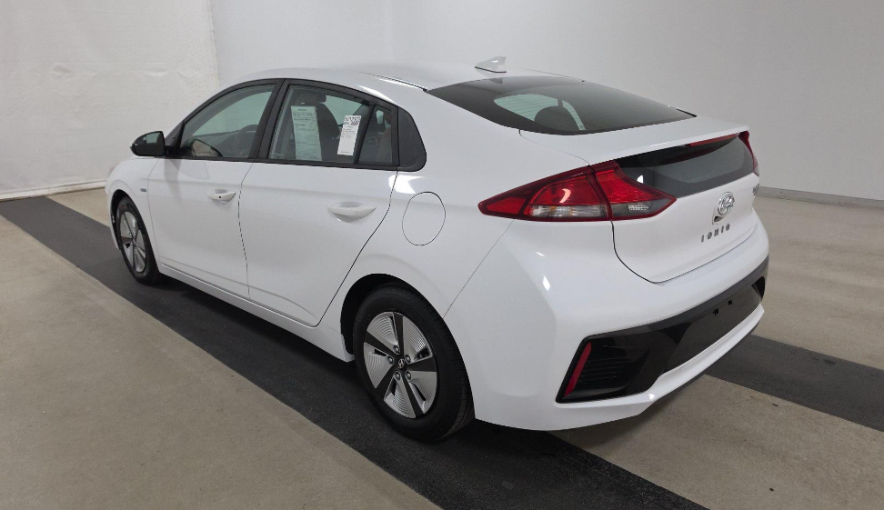 Used 2018 Hyundai Ioniq Hybrid Blue FWD image 4